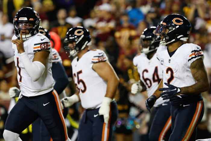 Chicago Bears quarterback Justin Fields and wide receiver D.J. Moore
